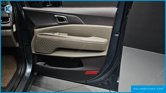 KIA CARNIVAL HEV 9SEATER NOBLESS