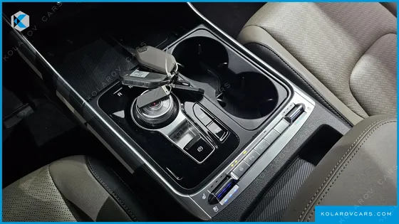 KIA CARNIVAL 7-SEATER NOBLESSE