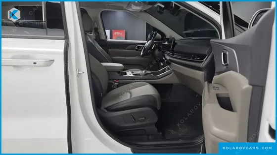 KIA CARNIVAL 9-SEATER NOBLESSE