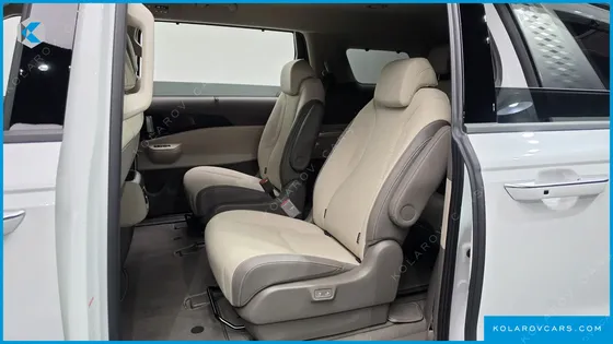 KIA CARNIVAL GASOLINE 9 SEATER X LINE