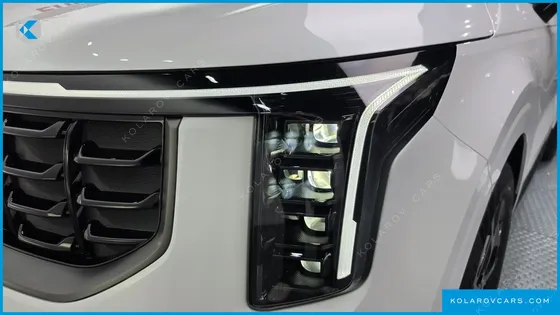 KIA CARNIVAL GASOLINE 9 SEATER X LINE
