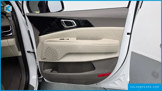 KIA CARNIVAL GASOLINE 9 SEATER X LINE