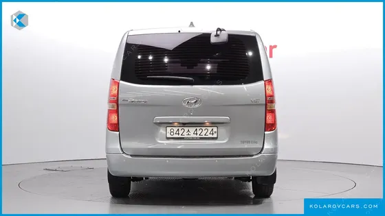HYUNDAI STAREX VAN 3-SEATER