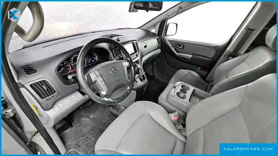 HYUNDAI STAREX VAN 3-SEATER