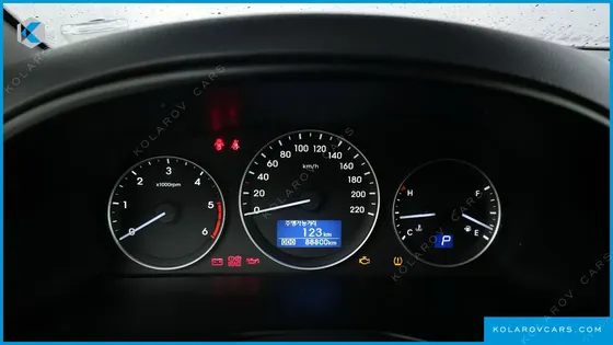 HYUNDAI STAREX VAN 3-SEATER