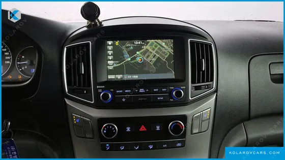 HYUNDAI STAREX VAN 3-SEATER
