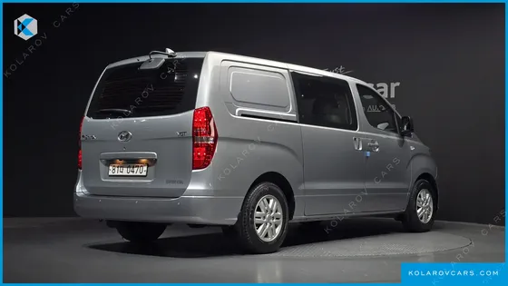 HYUNDAI STAREX VAN 5-SEATER