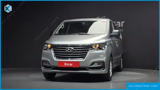 HYUNDAI STAREX VAN 5-SEATER