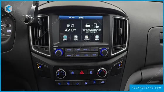 HYUNDAI STAREX VAN 5-SEATER