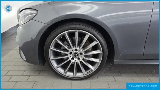 MERCEDES E-CLASS E300 4MATIC AMG LINE