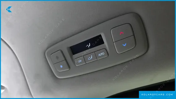 HYUNDAI STARIA LOUNGE 9-SEATER
