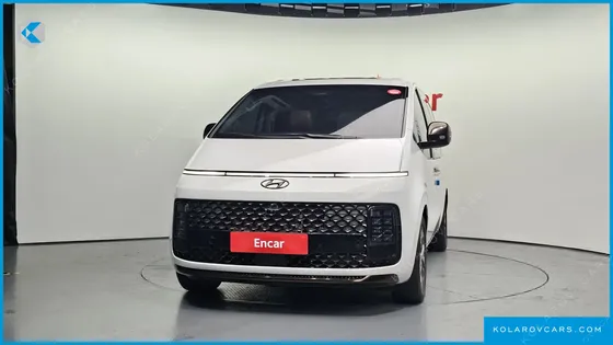 HYUNDAI STARIA 4WD LOUNGE 7-SEATER