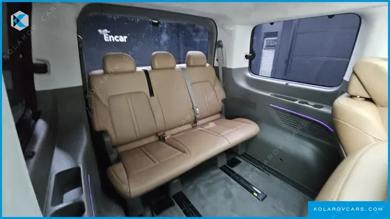 HYUNDAI STARIA 4WD LOUNGE 7-SEATER