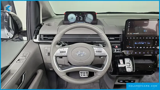 HYUNDAI STARIA 4WD LOUNGE 7-SEATER