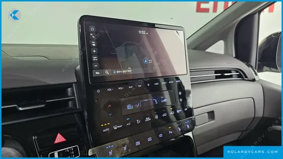 HYUNDAI STARIA 4WD LOUNGE 7-SEATER