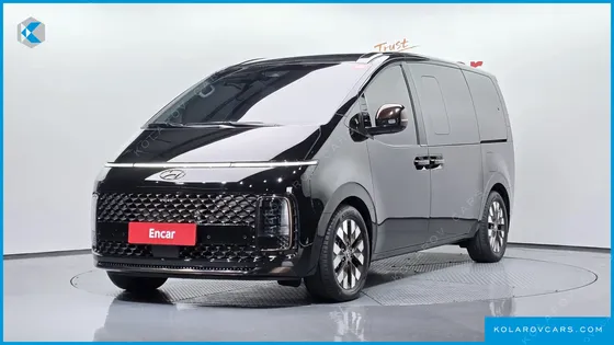 HYUNDAI STARIA LOUNGE 9-SEATER