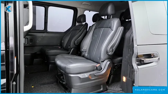 HYUNDAI STARIA LOUNGE 9-SEATER