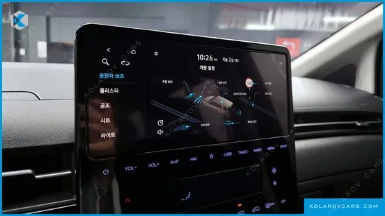 HYUNDAI STARIA LOUNGE 9-SEATER