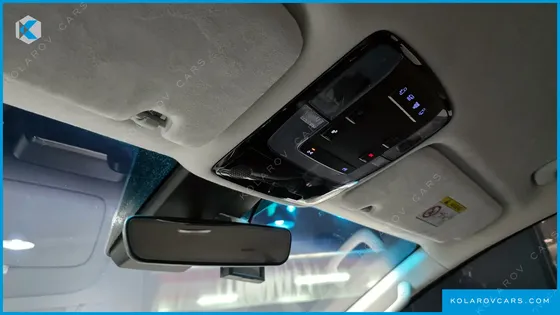 HYUNDAI STARIA LOUNGE 9-SEATER