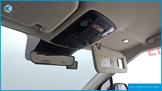 KIA CARNIVAL 9-SEATER PRESTIGE