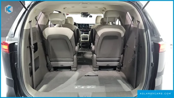 KIA CARNIVAL 9-SEATER PRESTIGE