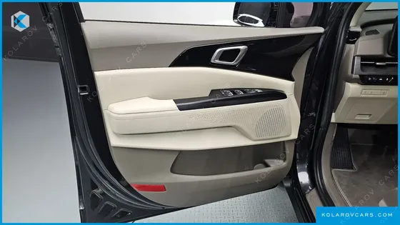 KIA CARNIVAL 9-SEATER PRESTIGE