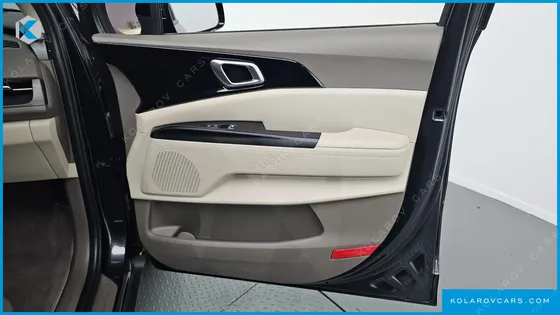 KIA CARNIVAL 9-SEATER PRESTIGE
