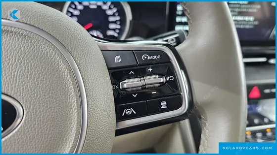 KIA CARNIVAL 9-SEATER PRESTIGE