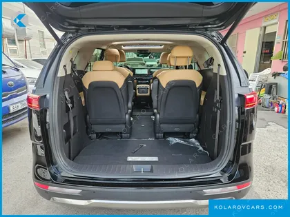 KIA CARNIVAL 9-SEATER NOBLESSE