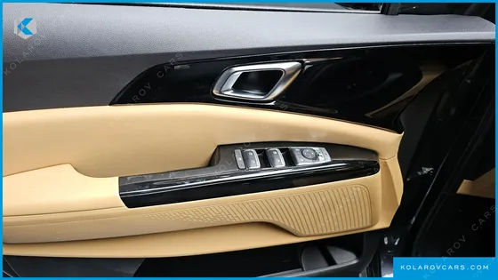 KIA CARNIVAL GASOLINE 9-SEATER NOBLESSE