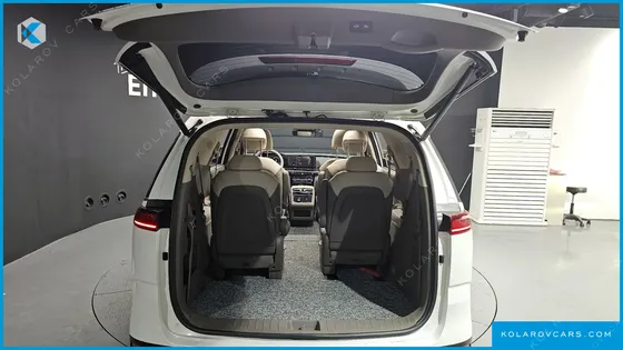 KIA CARNIVAL 9-SEATER SIGNATURE