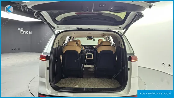 KIA CARNIVAL 9-SEATER SIGNATURE