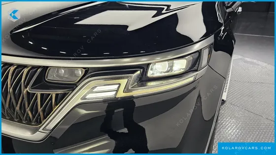 KIA CARNIVAL GASOLINE 7-SEATER HI-LIMOUSINE