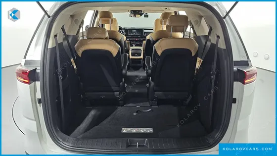 KIA CARNIVAL 9-SEATER PRESTIGE