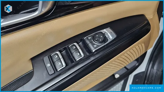 KIA CARNIVAL 9-SEATER PRESTIGE