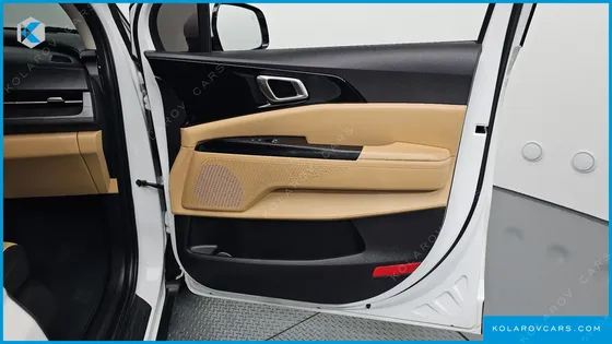 KIA CARNIVAL 9-SEATER PRESTIGE