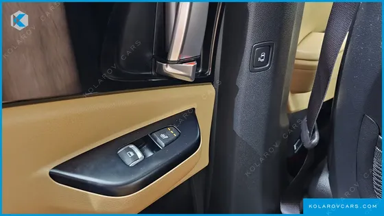 KIA CARNIVAL 9-SEATER PRESTIGE