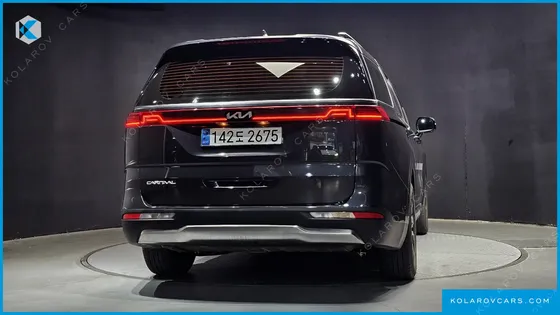 KIA CARNIVAL 9-SEATER SIGNATURE