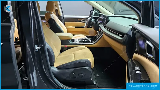 KIA CARNIVAL 9-SEATER SIGNATURE
