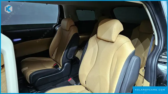 KIA CARNIVAL 9-SEATER SIGNATURE