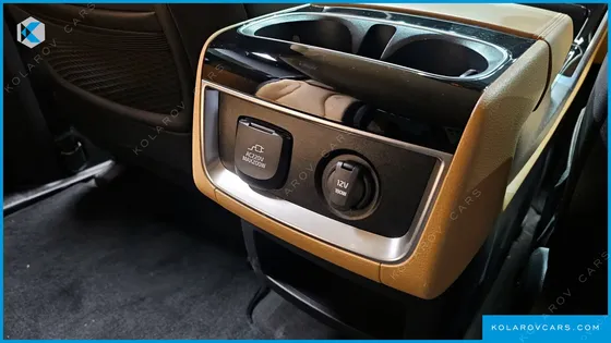 KIA CARNIVAL 9-SEATER SIGNATURE