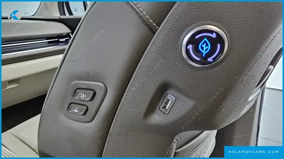 KIA CARNIVAL 7-SEATER HI-LIMOUSINE
