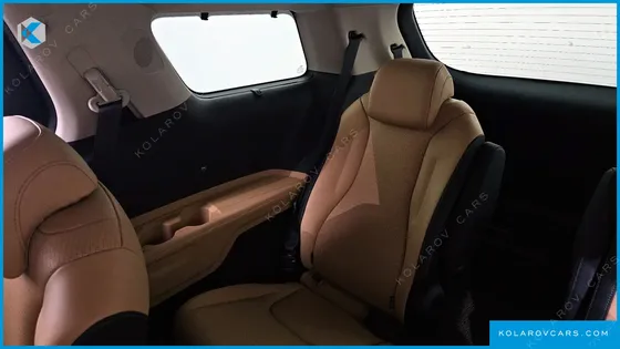 KIA CARNIVAL 9-SEATER SIGNATURE