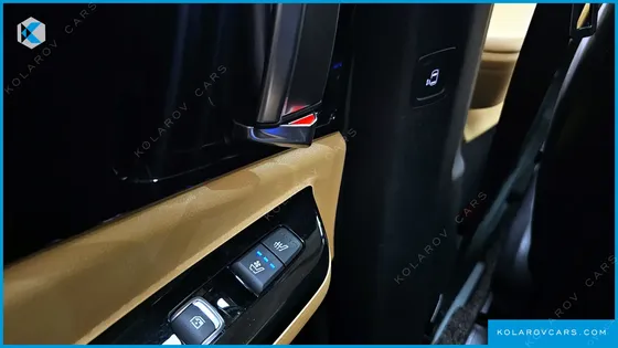 KIA CARNIVAL 9-SEATER SIGNATURE