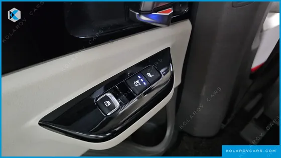 KIA CARNIVAL GASOLINE 9-SEATER NOBLESSE