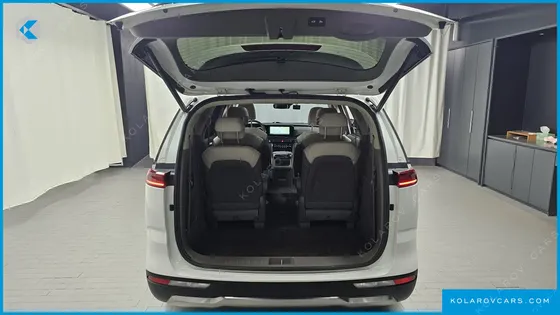 KIA CARNIVAL GASOLINE 9-SEATER NOBLESSE