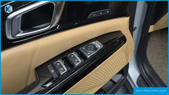 KIA CARNIVAL 7-SEATER SIGNATURE