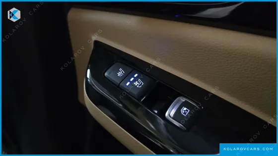 KIA CARNIVAL 7-SEATER SIGNATURE