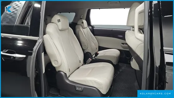 KIA CARNIVAL 9-SEATER SIGNATURE
