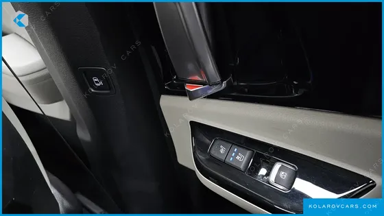 KIA CARNIVAL 9-SEATER SIGNATURE